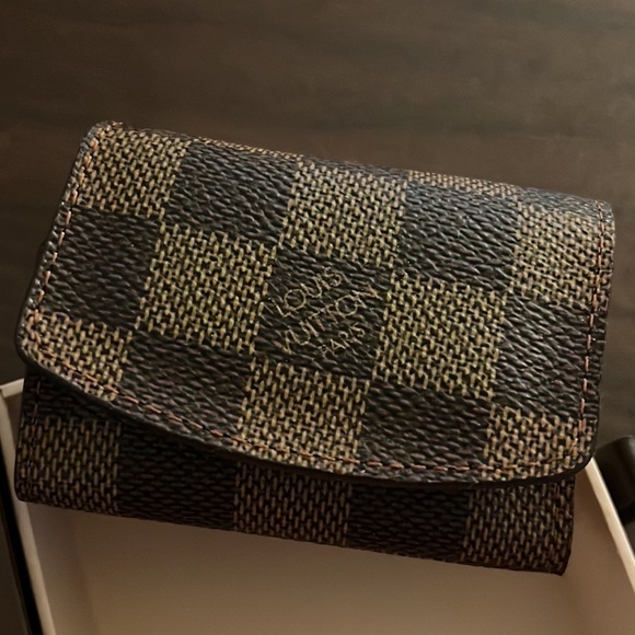 Louis Vuitton Lock & Key Cufflinks - Picture 3 of 11